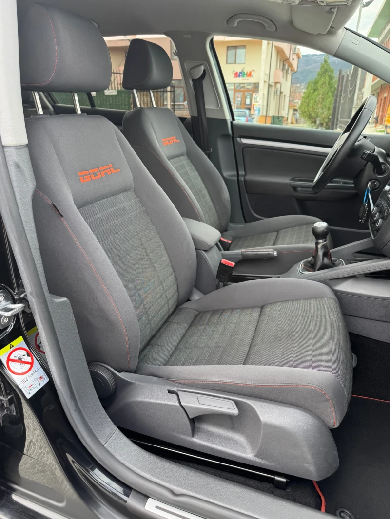 VW Golf 1.9 GOAL, снимка 11 - Автомобили и джипове - 52643864