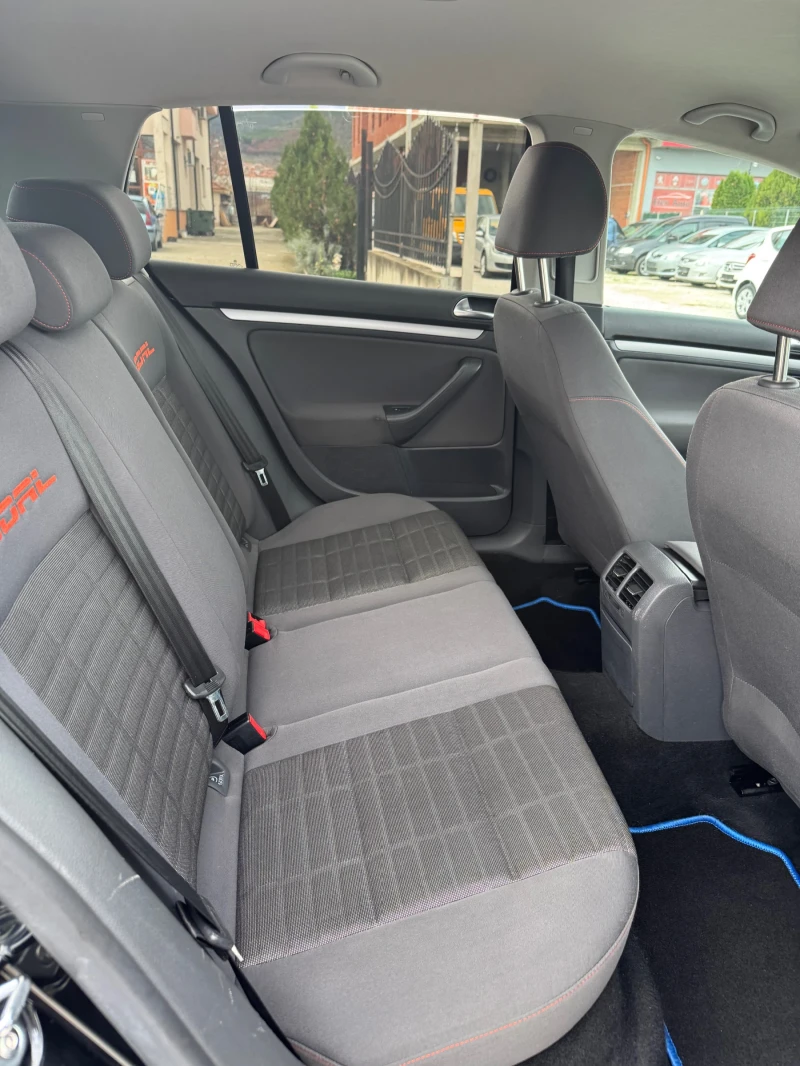 VW Golf 1.9 GOAL, снимка 9 - Автомобили и джипове - 52643864