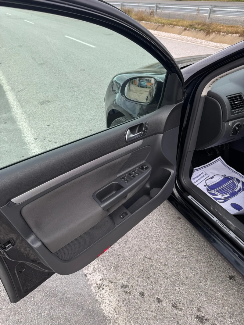VW Golf 1.9 GOAL, снимка 7 - Автомобили и джипове - 52643864