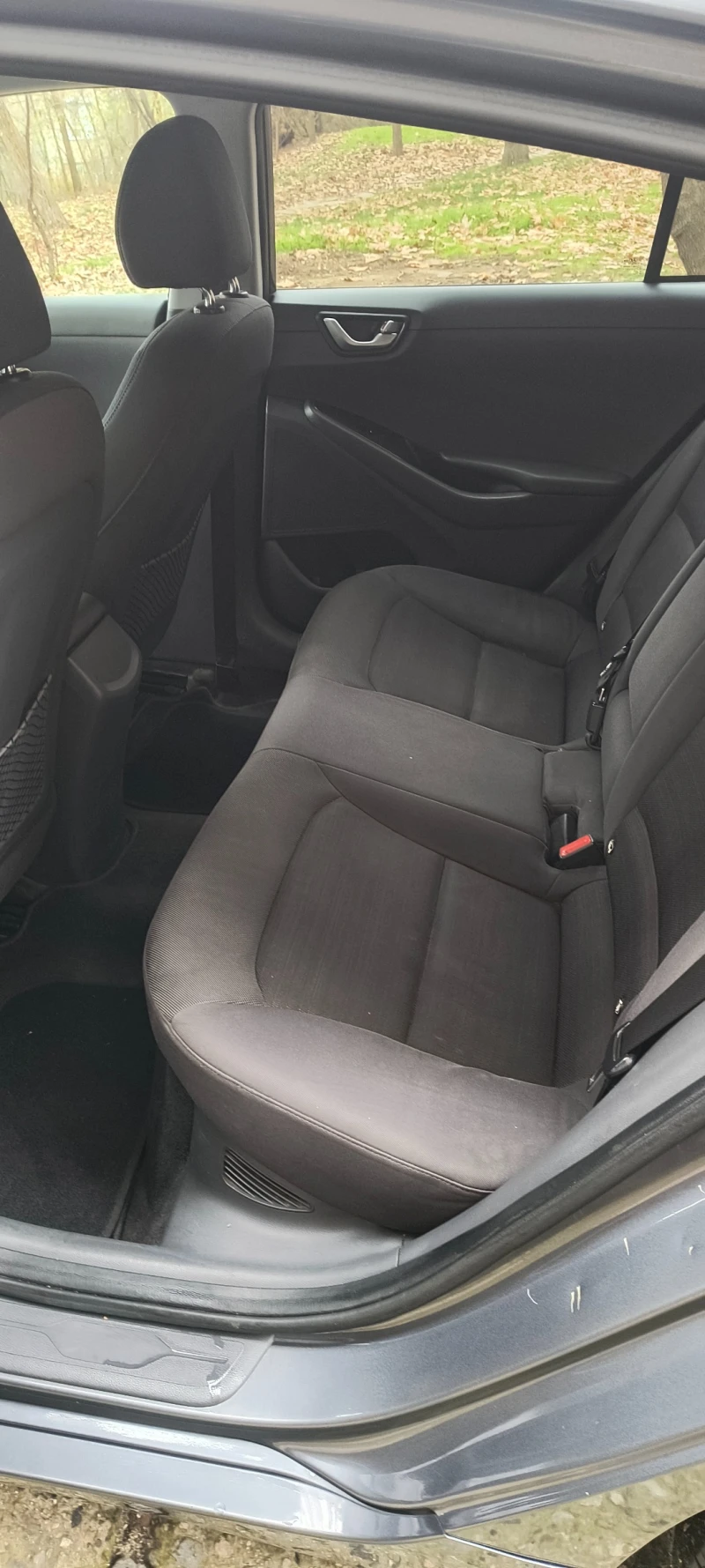 Hyundai Ioniq 1.6 Hibrid, снимка 14 - Автомобили и джипове - 52991617