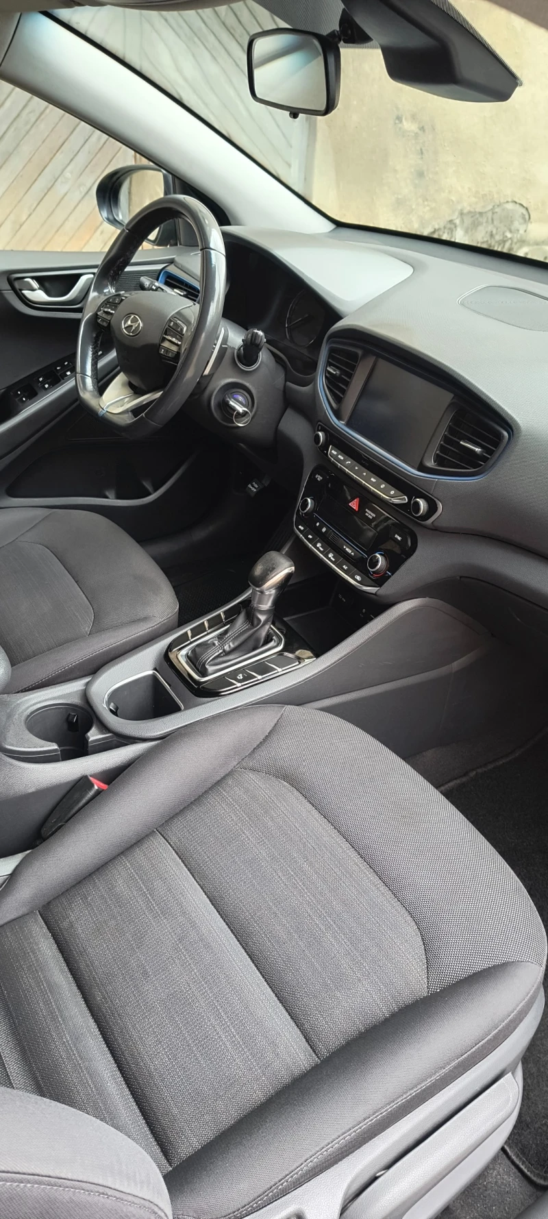 Hyundai Ioniq 1.6 Hibrid, снимка 13 - Автомобили и джипове - 52991617