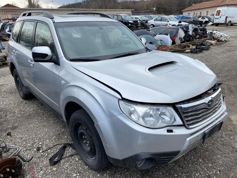 Subaru Forester 2.0 НА ЧАСТИ, снимка 1 - Автомобили и джипове - 36197438