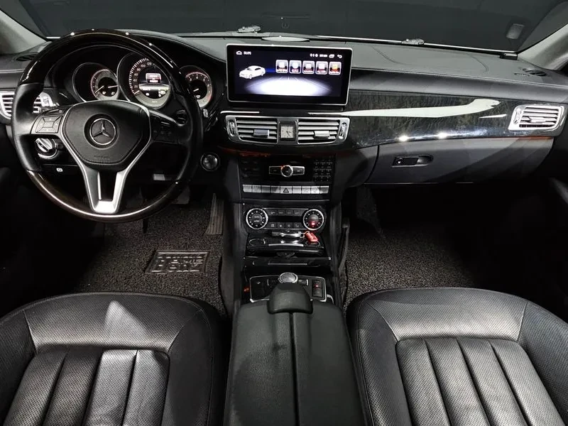 Mercedes-Benz CLS  - изображение 7