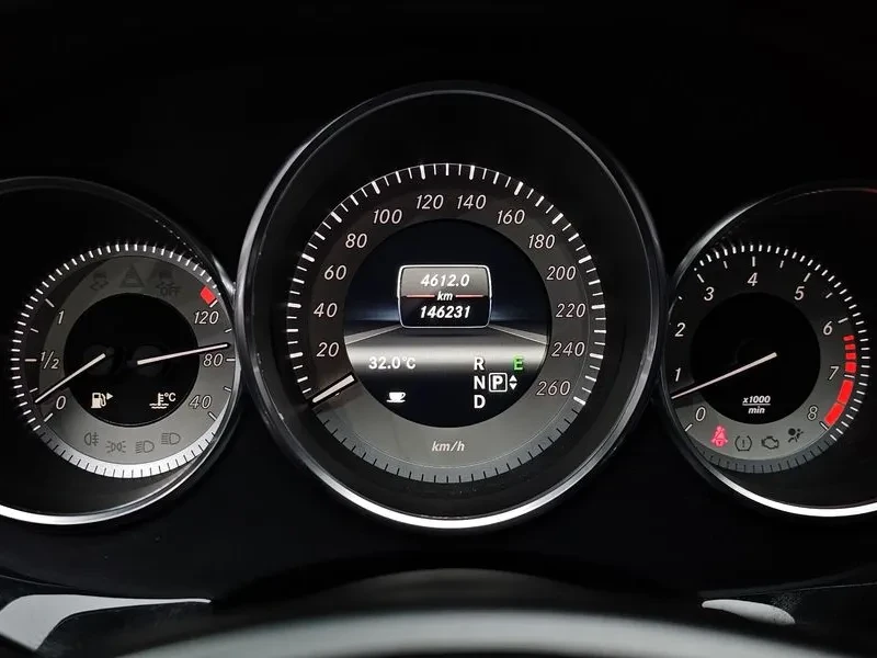 Mercedes-Benz CLS  - изображение 8