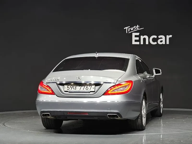 Mercedes-Benz CLS  - изображение 4