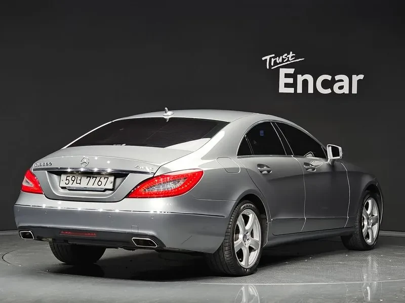 Mercedes-Benz CLS  - изображение 2