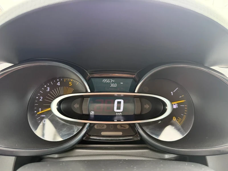 Renault Clio, снимка 9 - Автомобили и джипове - 55003081