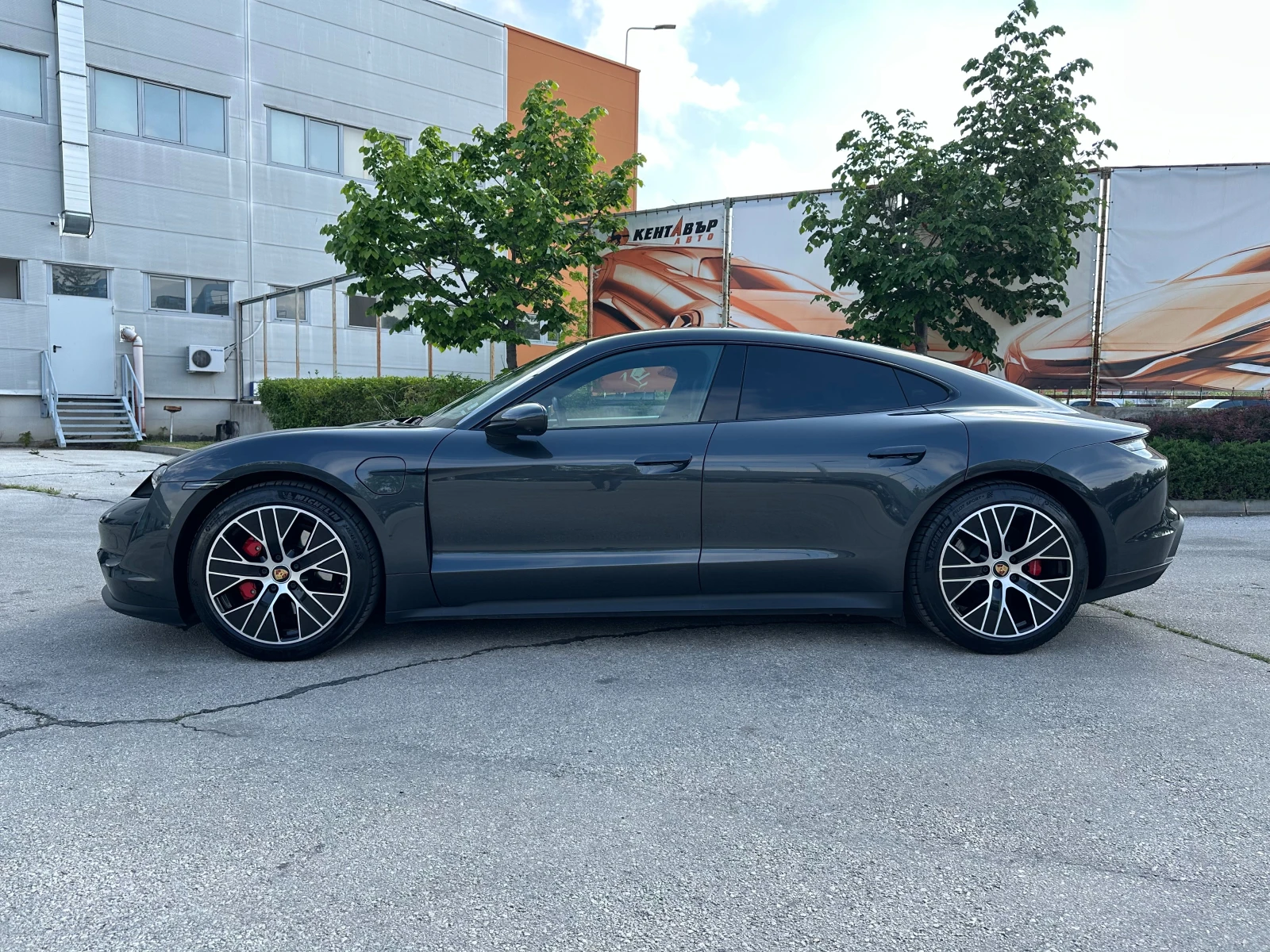 Porsche Taycan 4S Швейцария/Всички Екстри - изображение 2