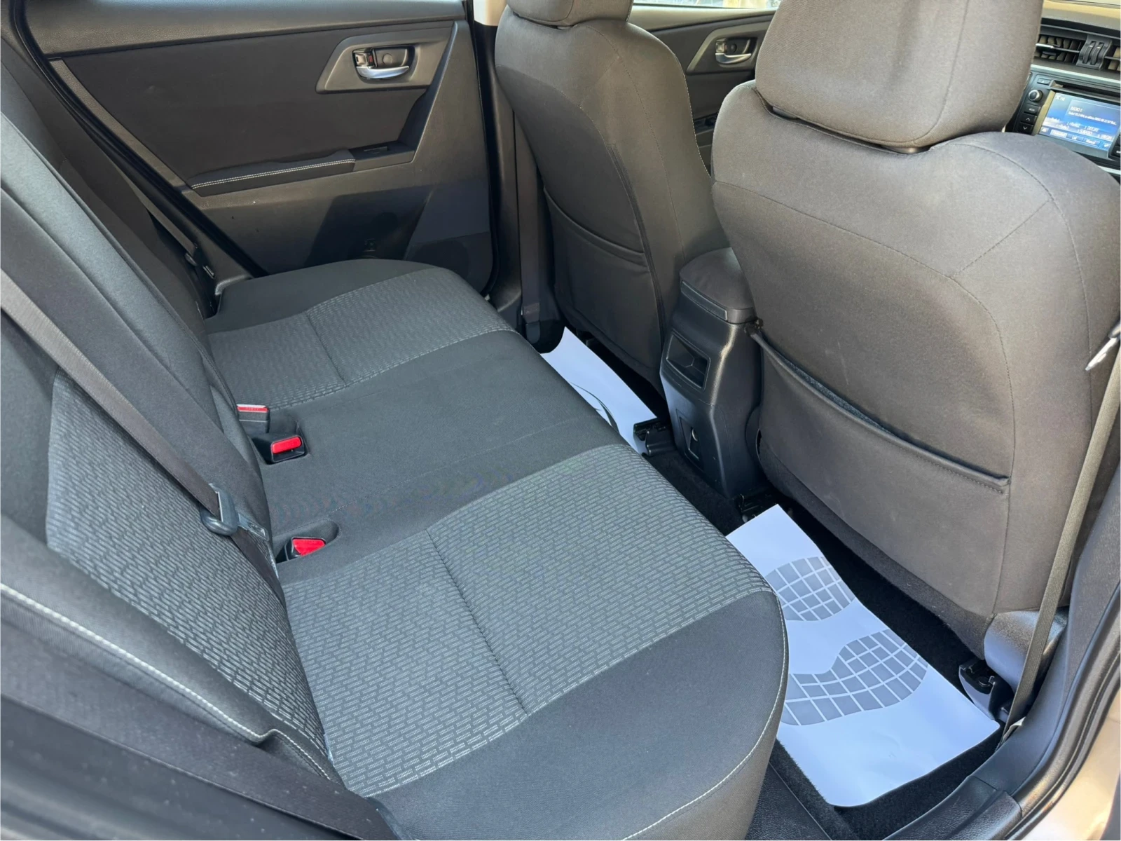 Toyota Auris 1.4 D-4D* 90 kc* 2015 * * EURO 5B | Mobile.bg   15