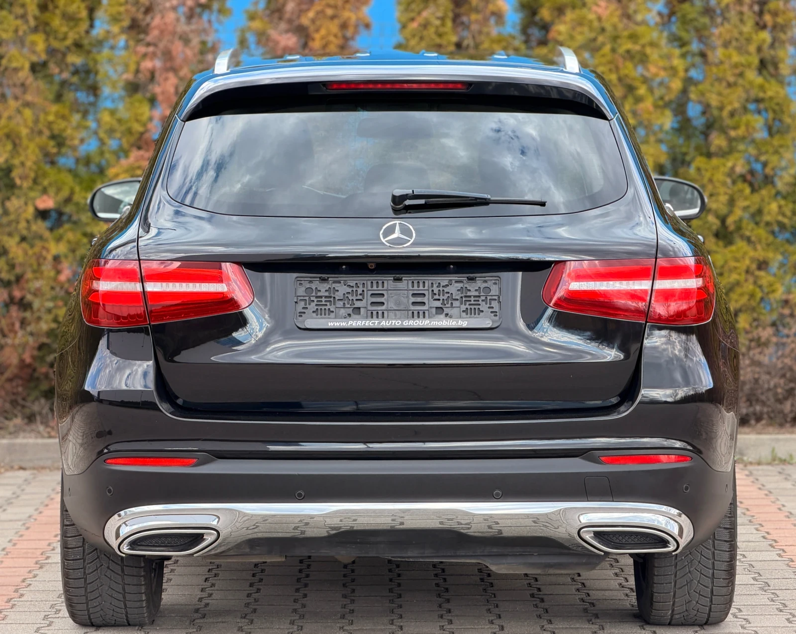 Mercedes-Benz GLC 220 2.2d-9-G-TRONIC-4MATIC-KOAЖА-КАМЕРА-НАВИ-КАТО НОВА, снимка 4 - Автомобили и джипове - 53051058