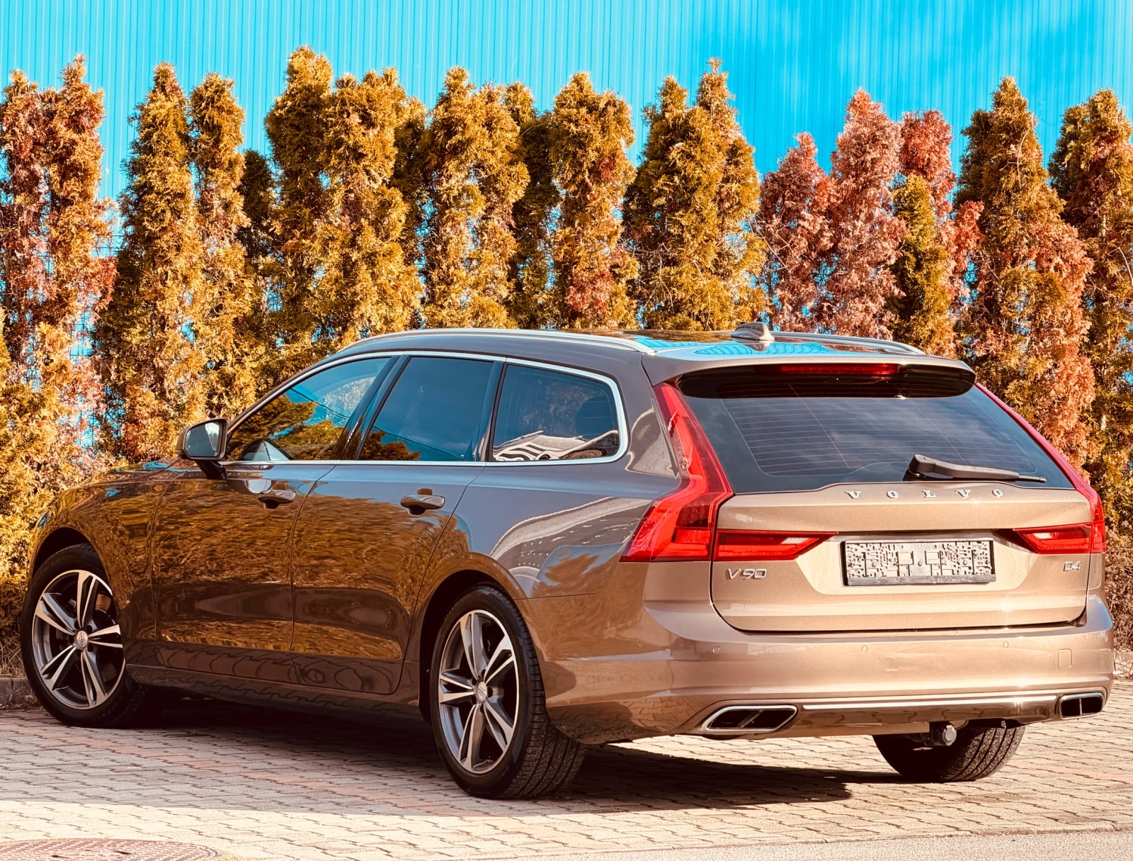 Volvo V90 2.0d-190KC-АВТОМАТ-КОЖА-LED-ЗОНИ-УНИКАЛНА-199Х.КМ- - изображение 3