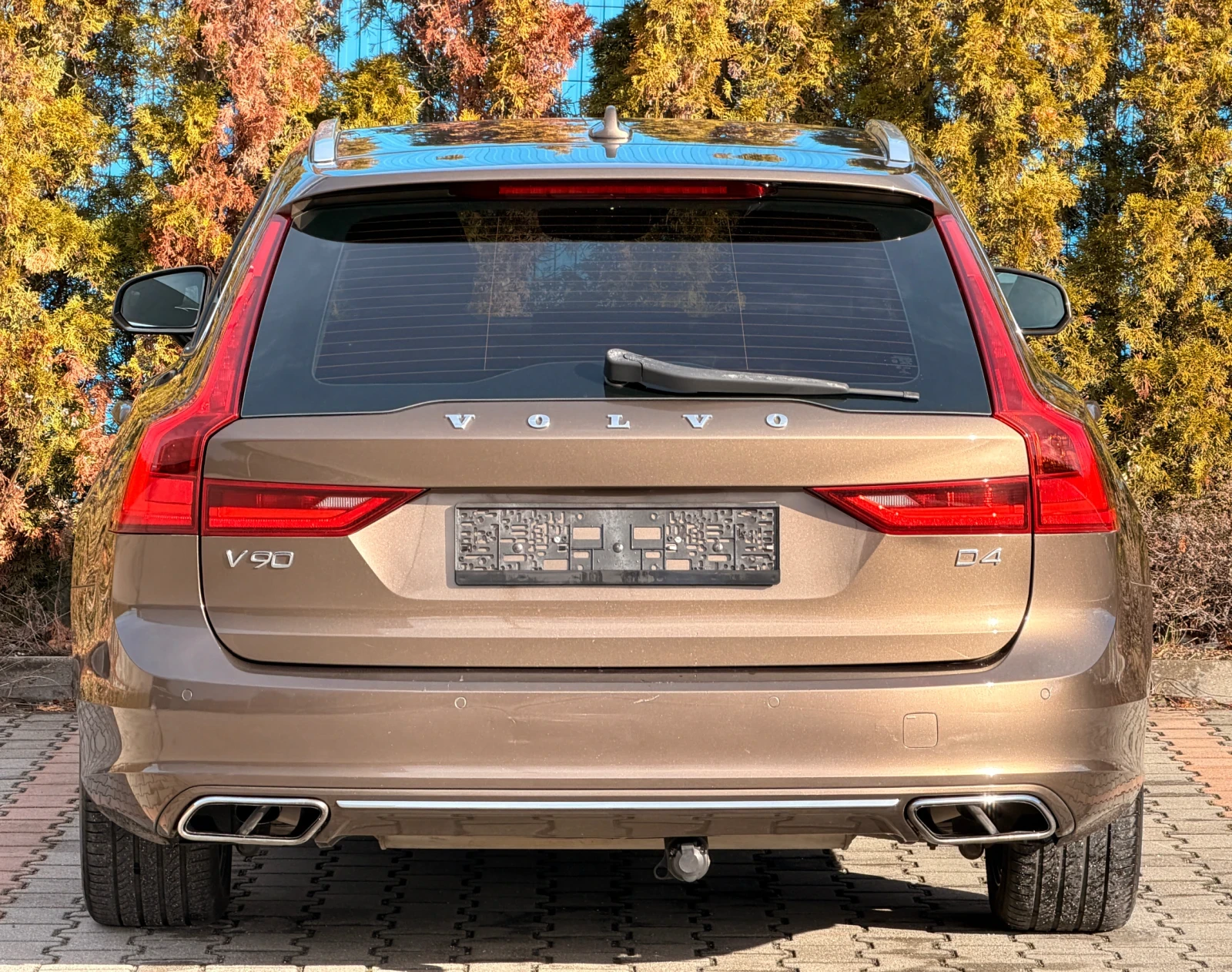 Volvo V90 2.0d-190KC-АВТОМАТ-КОЖА-LED-ЗОНИ-УНИКАЛНА-199Х.КМ- - изображение 4