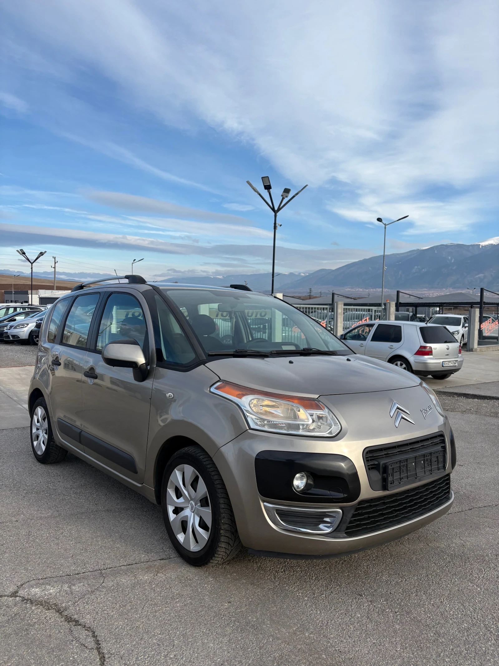 Citroen C3 Picasso Газ-бензин - изображение 2