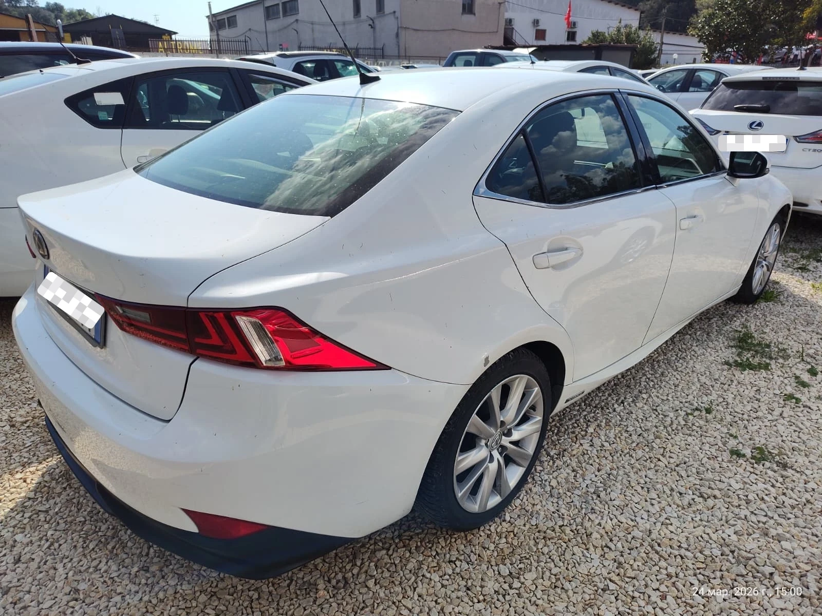 Lexus IS Hybrid Executive, снимка 5 - Автомобили и джипове - 53969884