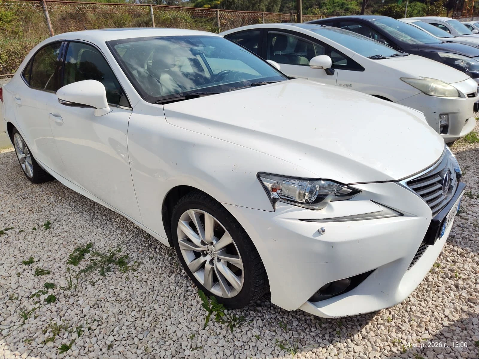 Lexus IS Hybrid Executive, снимка 3 - Автомобили и джипове - 53969884
