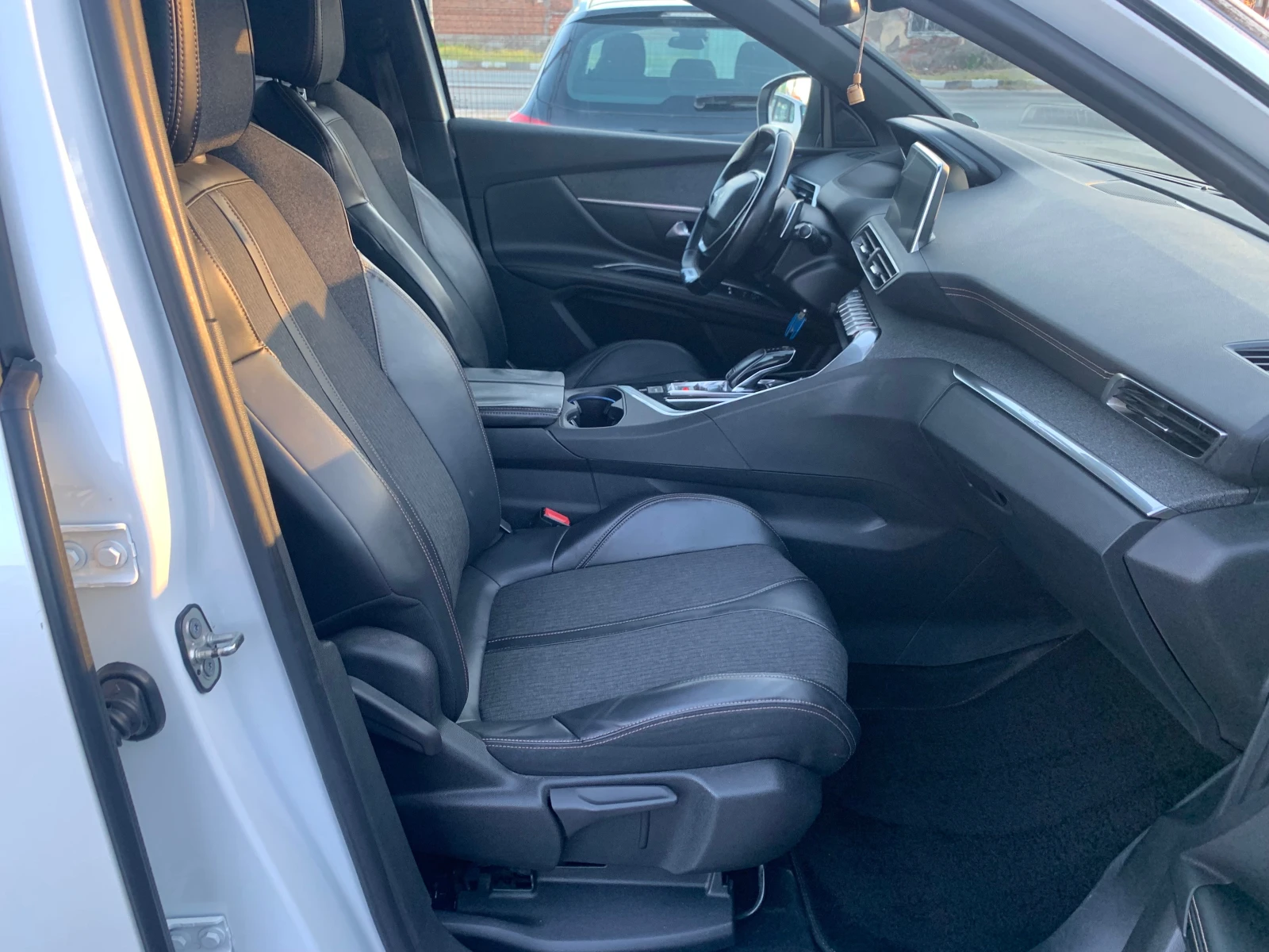 Peugeot 5008 1.6hdi GT-LINE, снимка 15 - Автомобили и джипове - 54295756