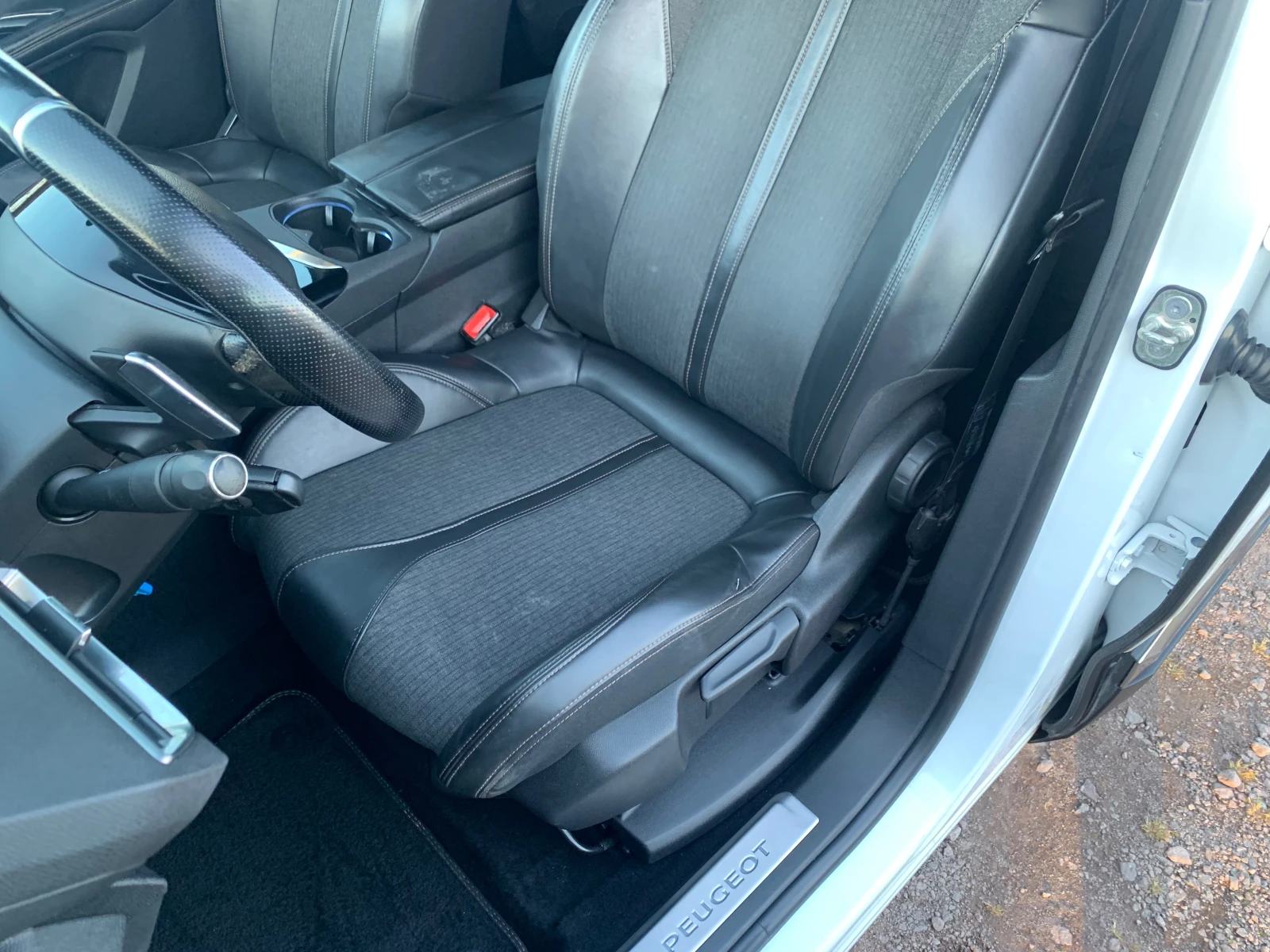 Peugeot 5008 1.6hdi GT-LINE, снимка 11 - Автомобили и джипове - 54295756