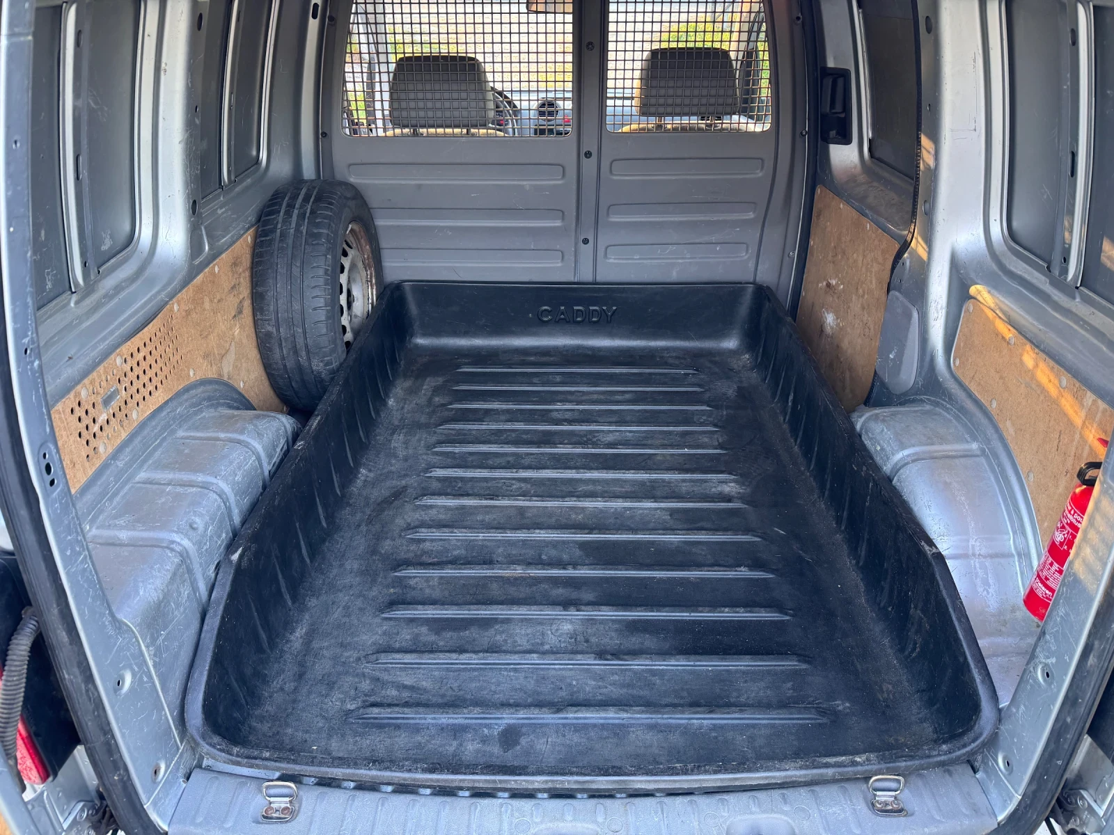 VW Caddy 1.9 TDI / 105 p.s. / KLIMA, снимка 17 - Автомобили и джипове - 54323731