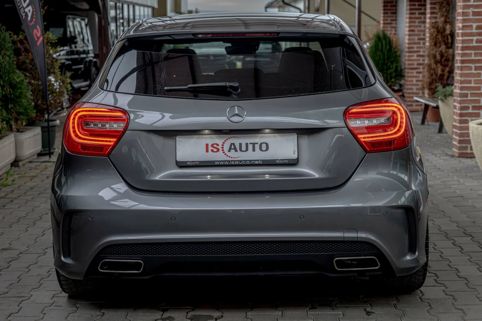 Mercedes-Benz A45 AMG 4Matic/F1/Harman Kardon/Камера/Карбон/Подгрев, снимка 4 - Автомобили и джипове - 54663465
