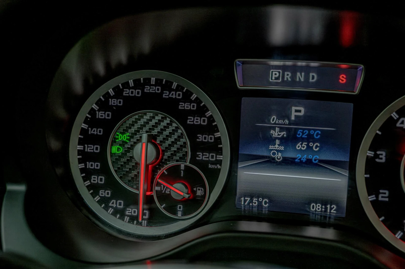 Mercedes-Benz A45 AMG 4Matic/F1/Harman Kardon/Камера/Карбон/Подгрев, снимка 11 - Автомобили и джипове - 54663465