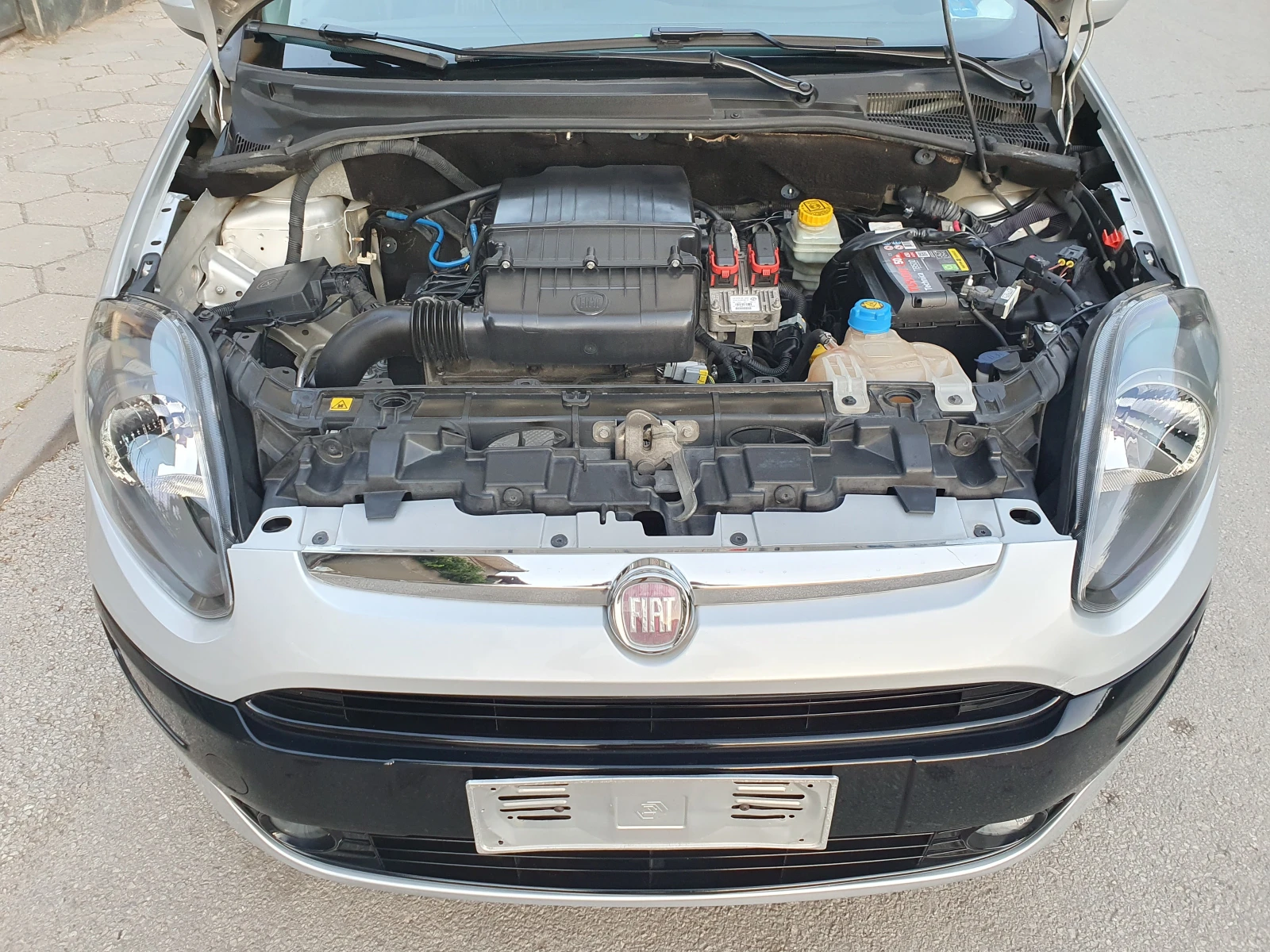 Fiat Punto 1.2i-69k.s. KLIMATIK, снимка 9 - Автомобили и джипове - 55565929