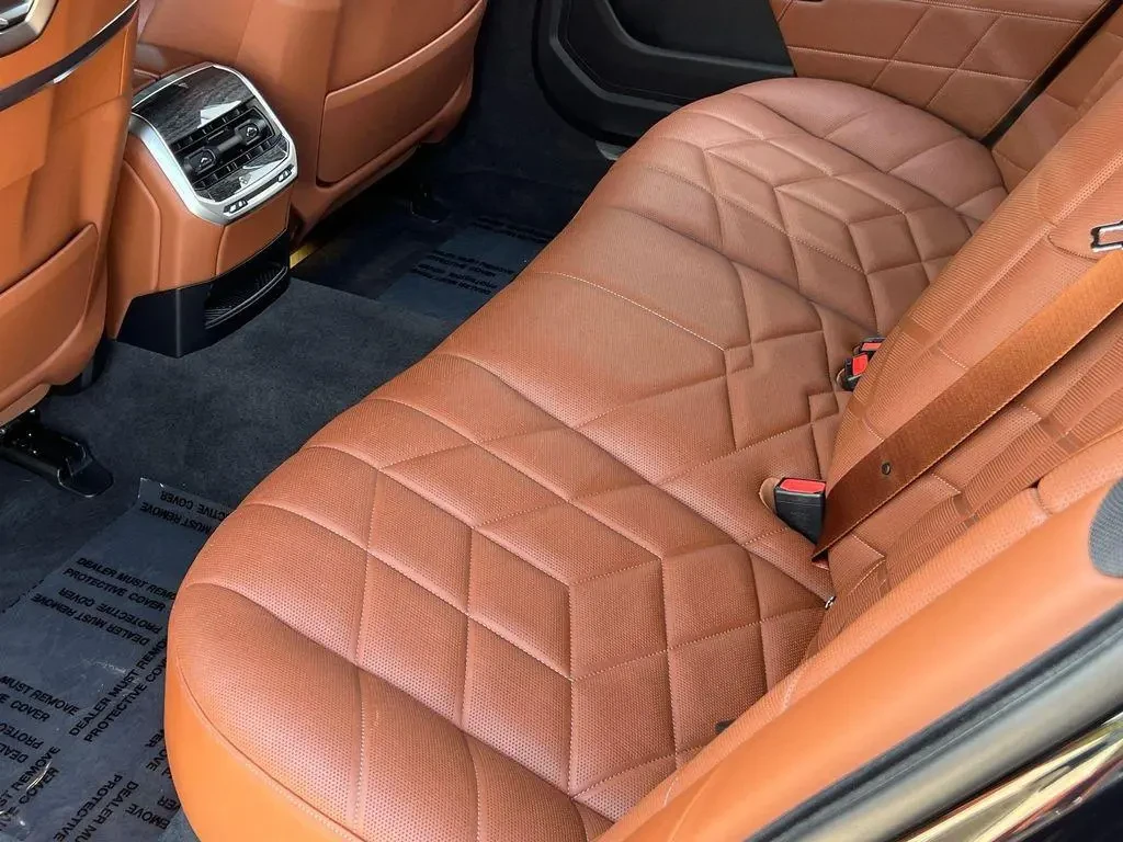 BMW 760 I xDrive, снимка 15 - Автомобили и джипове - 55576957