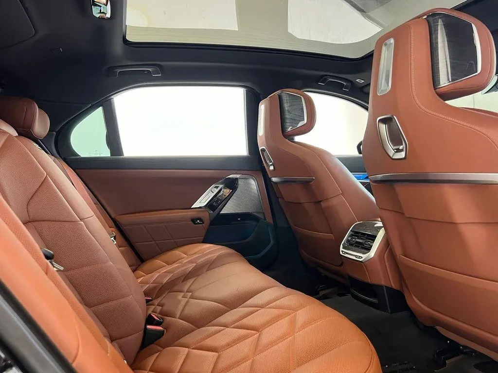 BMW 760 I xDrive, снимка 16 - Автомобили и джипове - 55576957