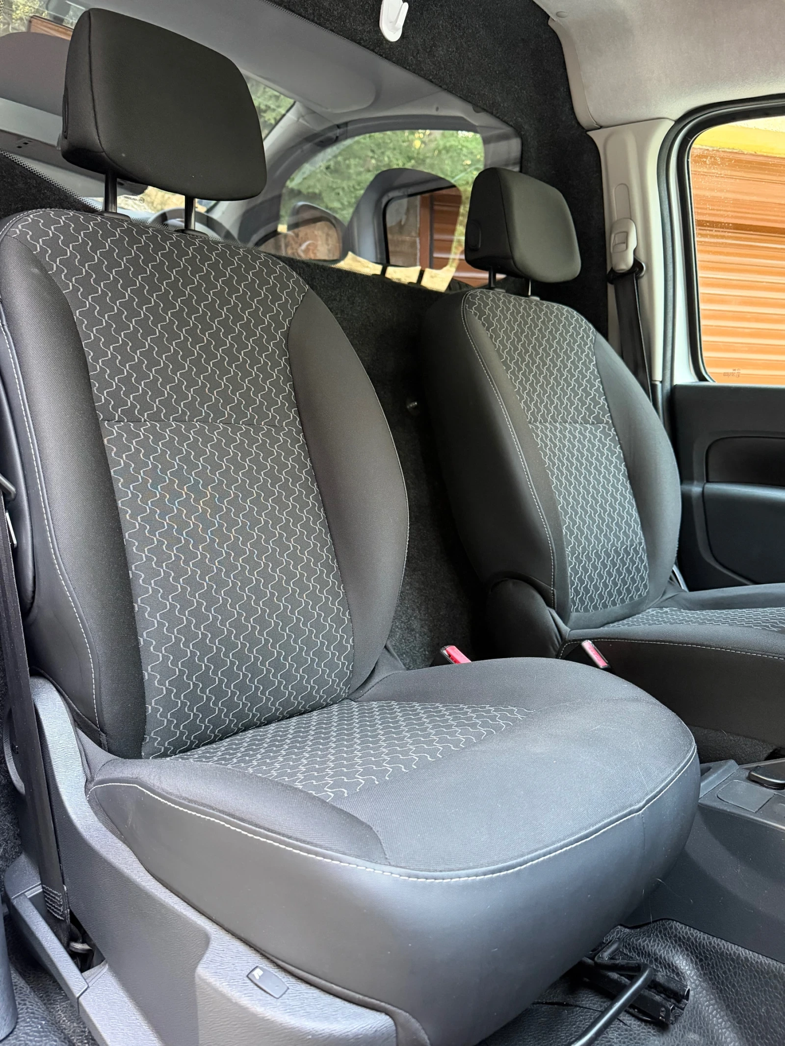 Renault Kangoo 1.5dCi-90ps-71хил.км, снимка 9 - Автомобили и джипове - 55780079
