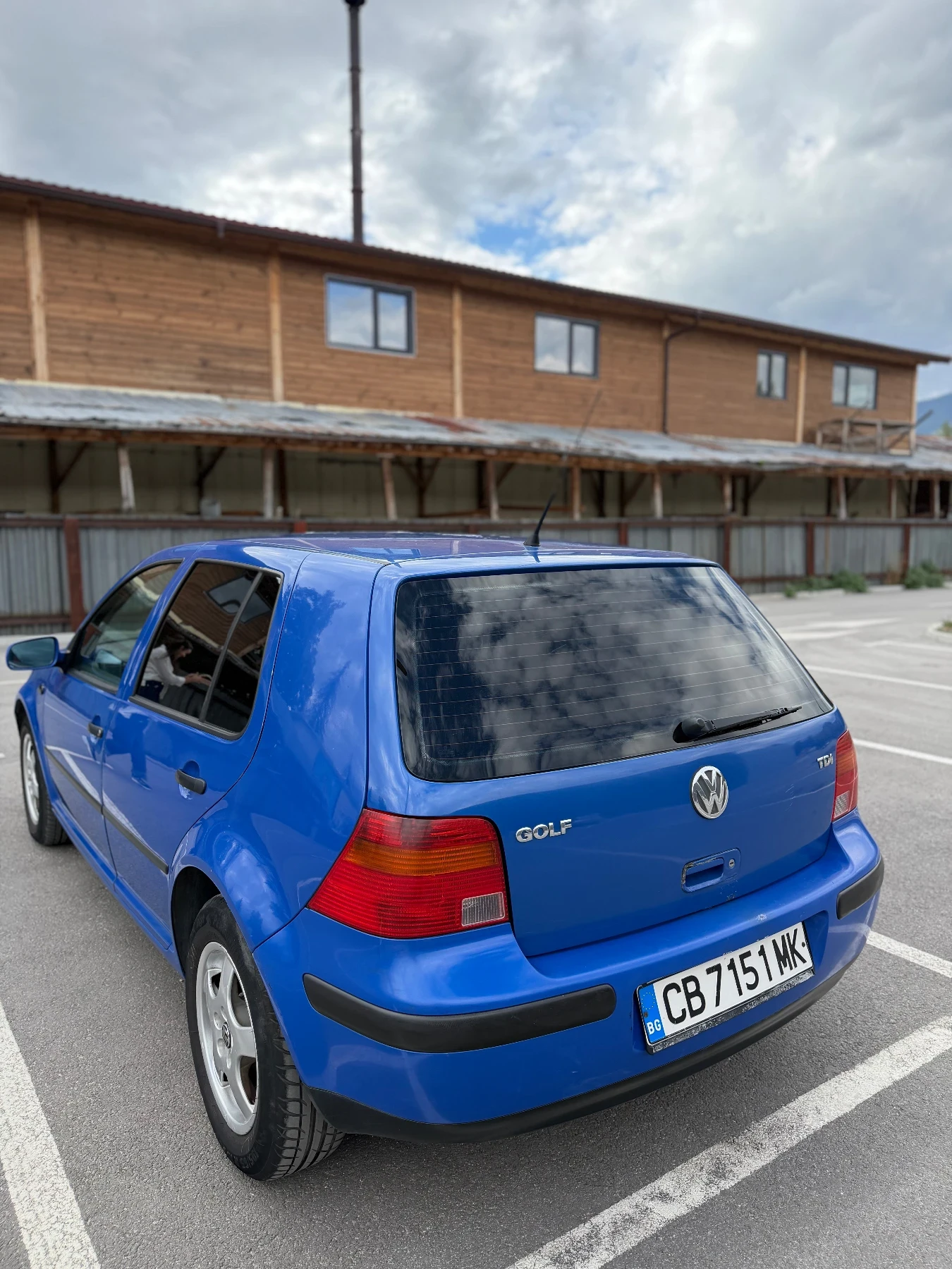 VW Golf, снимка 4 - Автомобили и джипове - 56185356