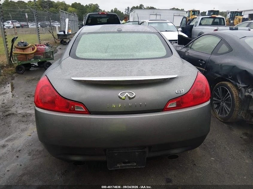 Infiniti G37, снимка 9 - Автомобили и джипове - 56726826