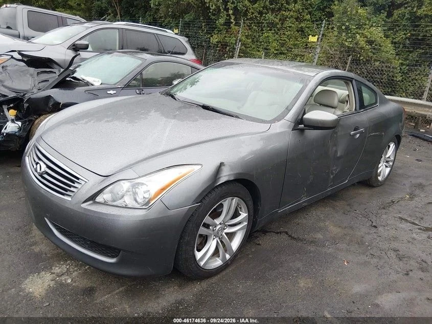 Infiniti G37, снимка 8 - Автомобили и джипове - 56726826
