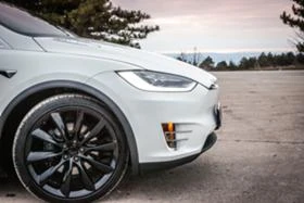     Tesla Model X 44