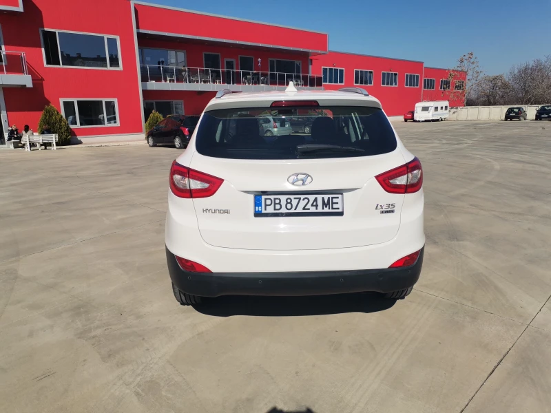 Hyundai IX35 FACE-КОЖА-LED, снимка 4 - Автомобили и джипове - 49360123