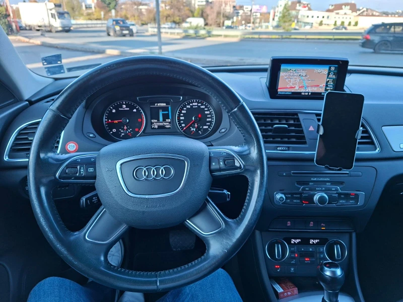 Audi Q3, снимка 8 - Автомобили и джипове - 52664500