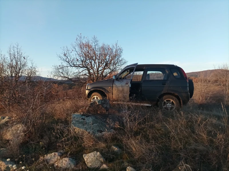 Daihatsu Terios, снимка 11 - Автомобили и джипове - 52856043