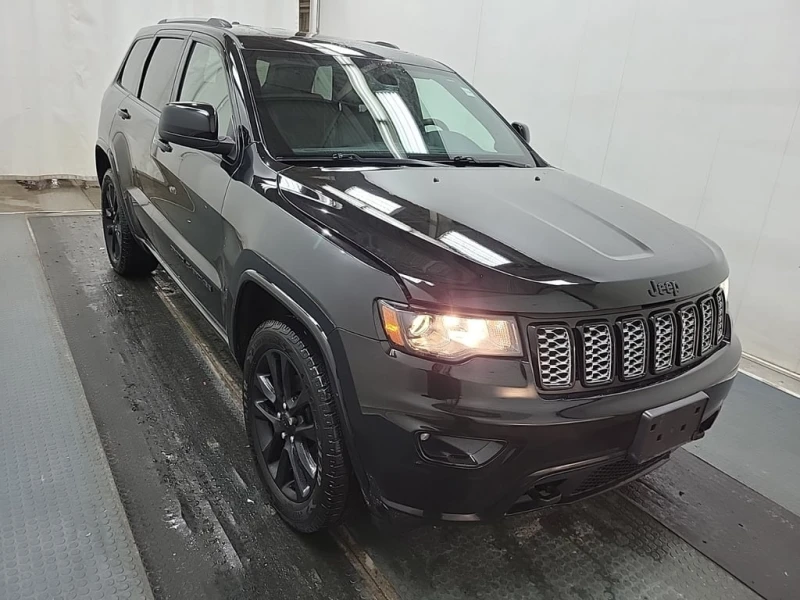Jeep Grand cherokee 2020 ALTITUDE * CARFAX * БЕЗ ПЪРВОНАЧАЛНА ВНОСКА, снимка 3 - Автомобили и джипове - 53008462