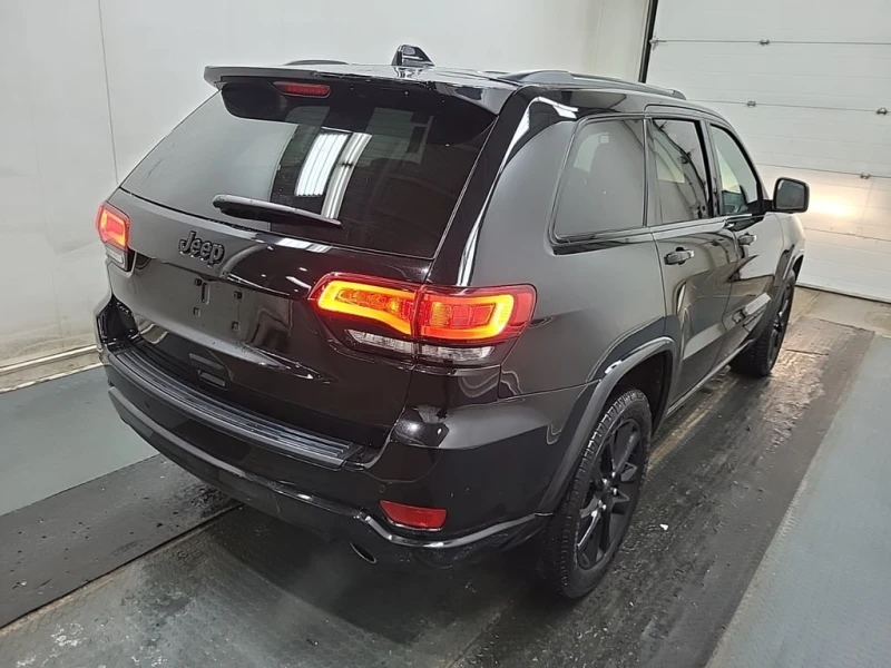 Jeep Grand cherokee 2020 ALTITUDE * CARFAX * БЕЗ ПЪРВОНАЧАЛНА ВНОСКА, снимка 4 - Автомобили и джипове - 53008462