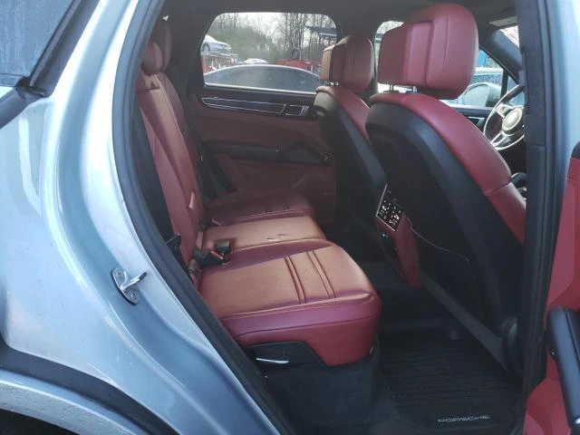 Porsche Cayenne GTS , снимка 9 - Автомобили и джипове - 48569493