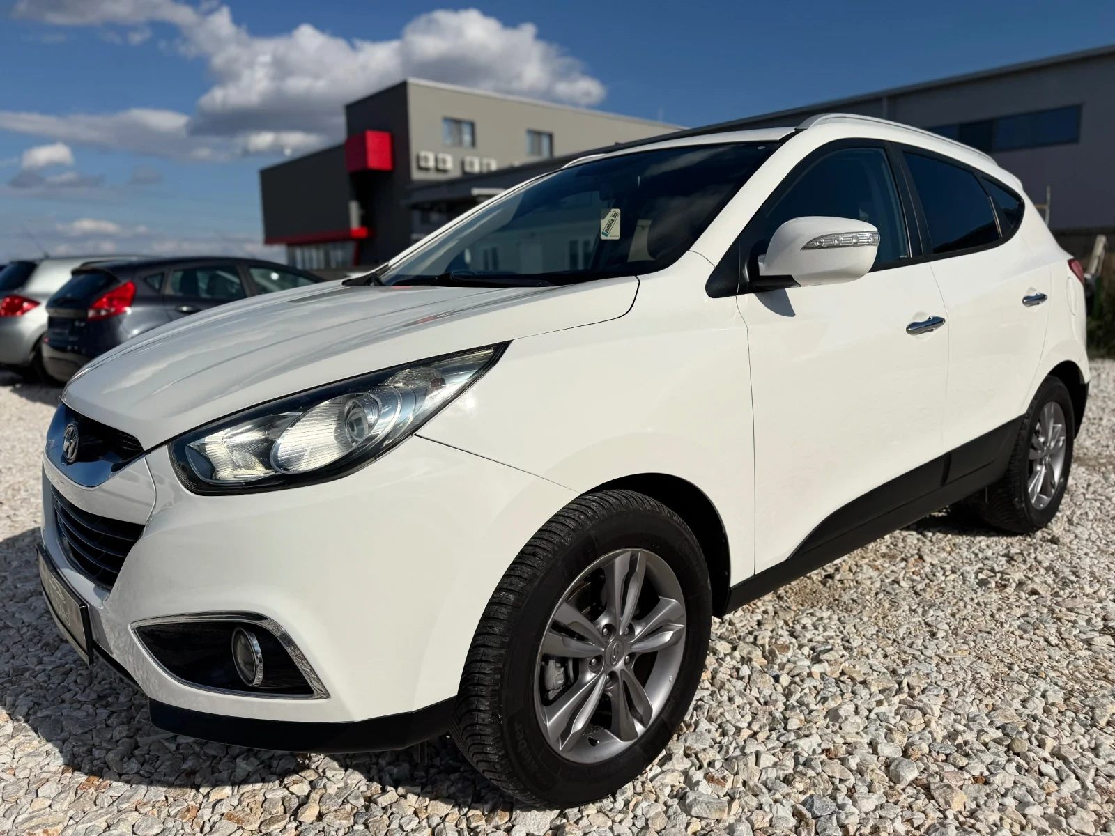 Hyundai IX35 1.7 CRDi XPOSSIBLE / KOJA / PODGREV / PARKTRONIC , снимка 1
