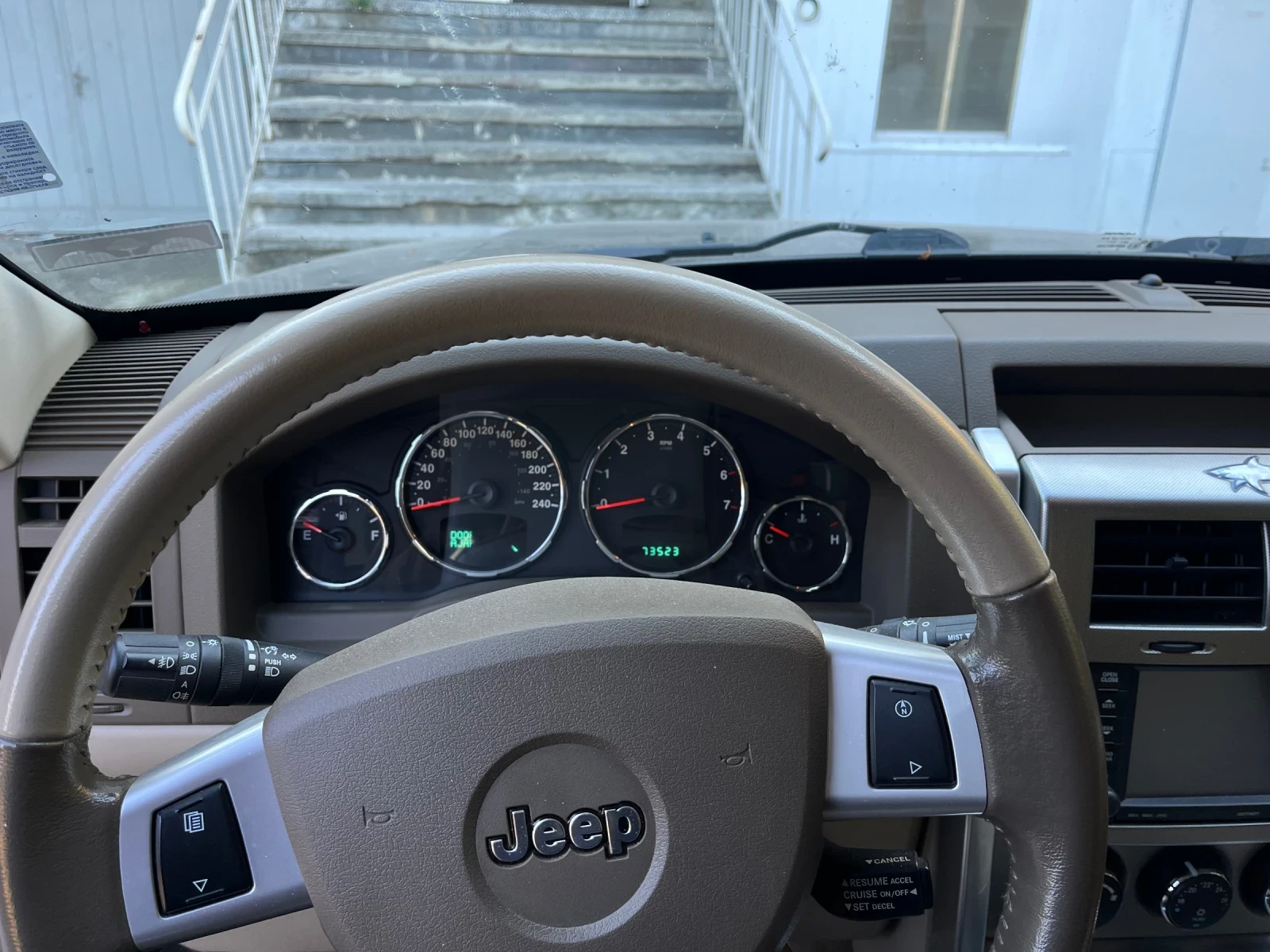 Jeep Cherokee 3.7 4X4 - изображение 8