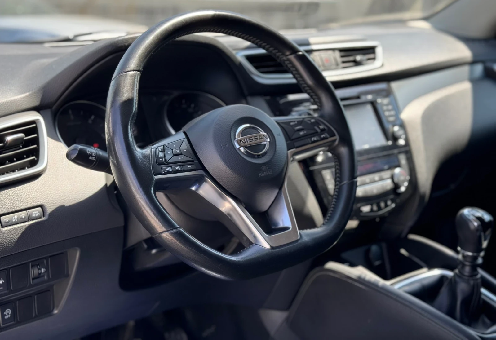 Nissan Qashqai 1.5dCi TEKNA* ЛИЗИНГ* БАРТЕР* KEYLESS* PANORAMA - изображение 9