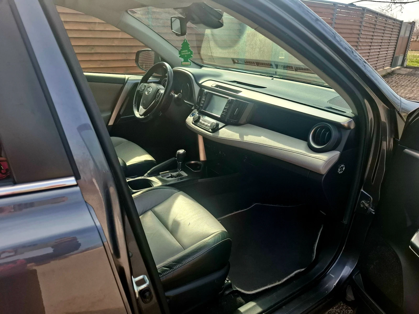 Toyota Rav4 2.5 HYBRID  4X4, снимка 12 - Автомобили и джипове - 53720221