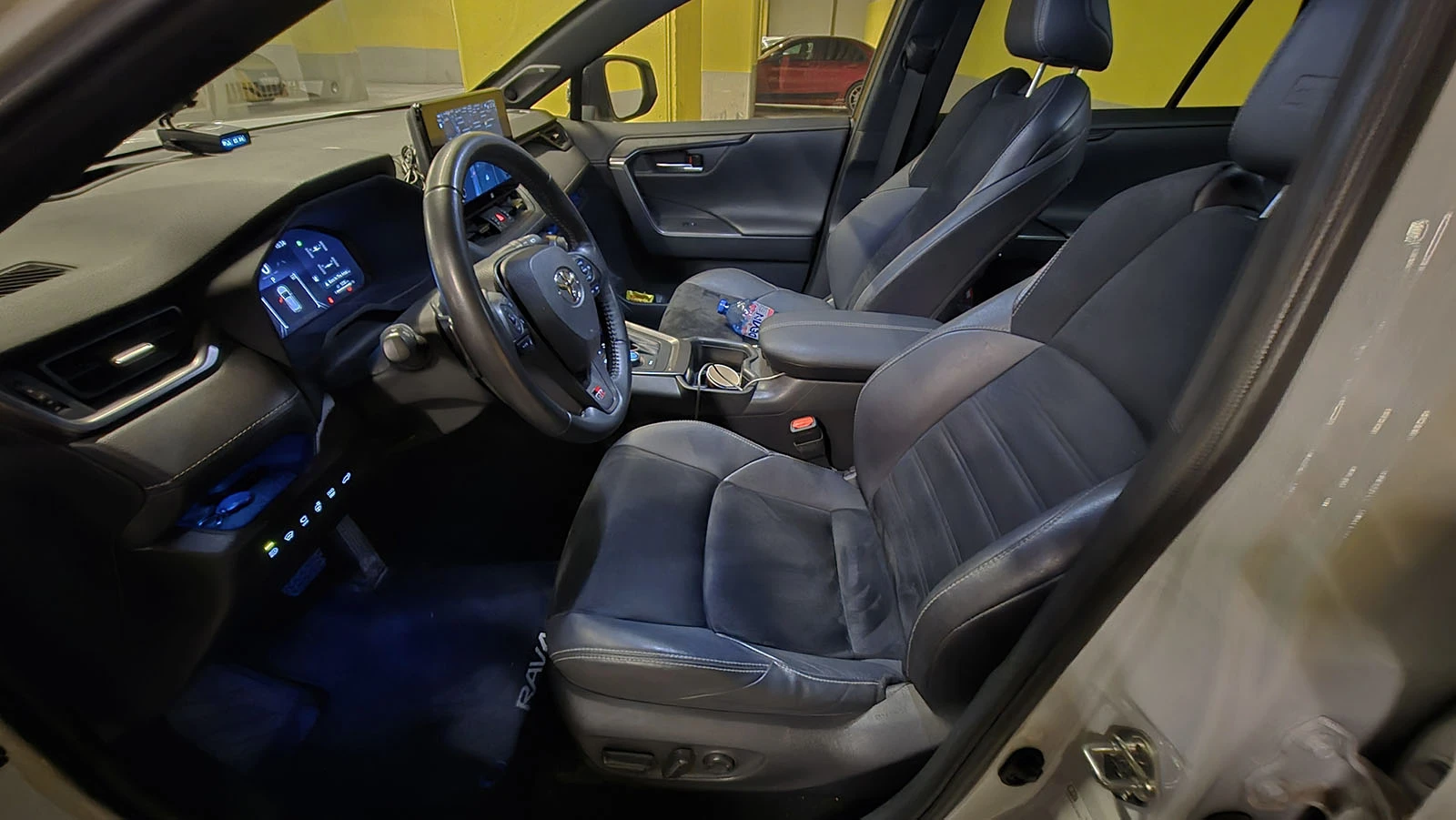 Toyota Rav4 GR Sport / Bi tone, снимка 13 - Автомобили и джипове - 54008574