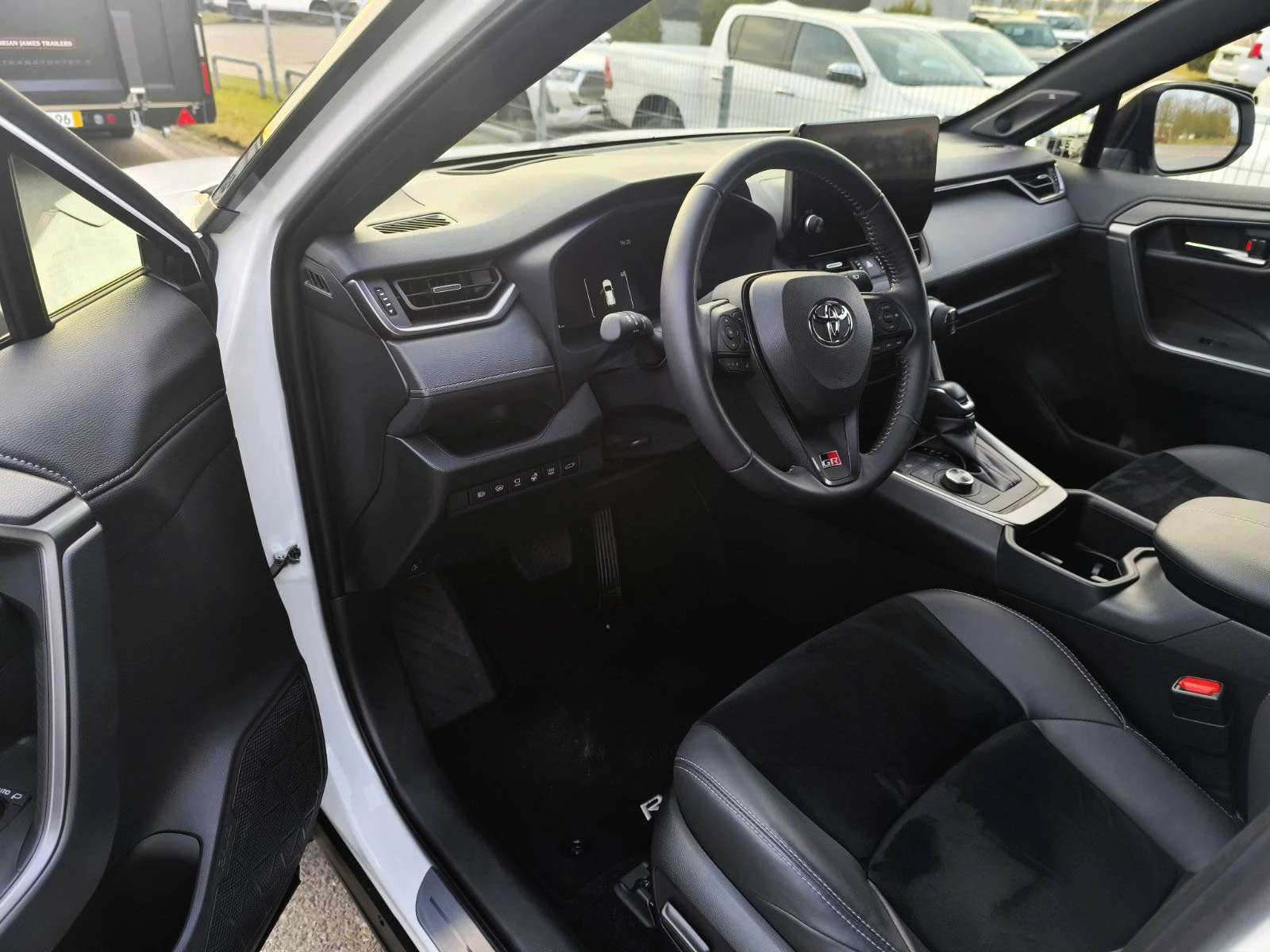 Toyota Rav4 GR Sport / Bi tone, снимка 5 - Автомобили и джипове - 54008574