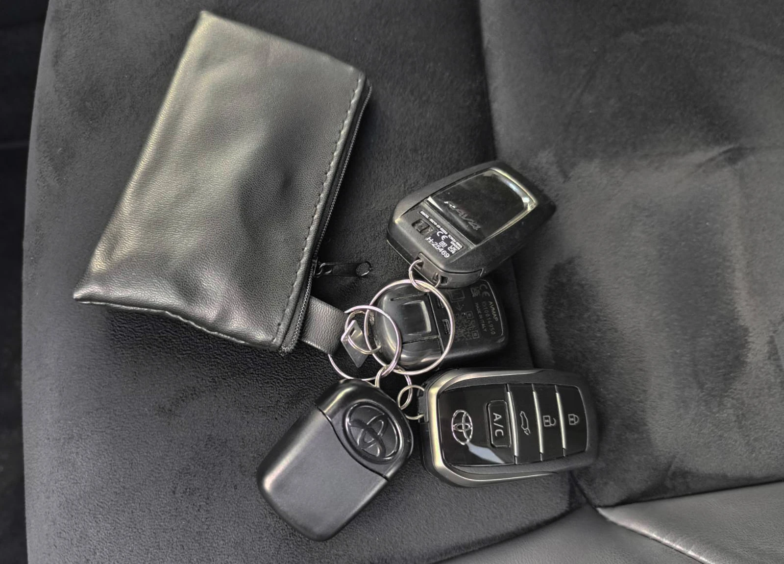 Toyota Rav4 GR Sport / Bi tone, снимка 7 - Автомобили и джипове - 54008574