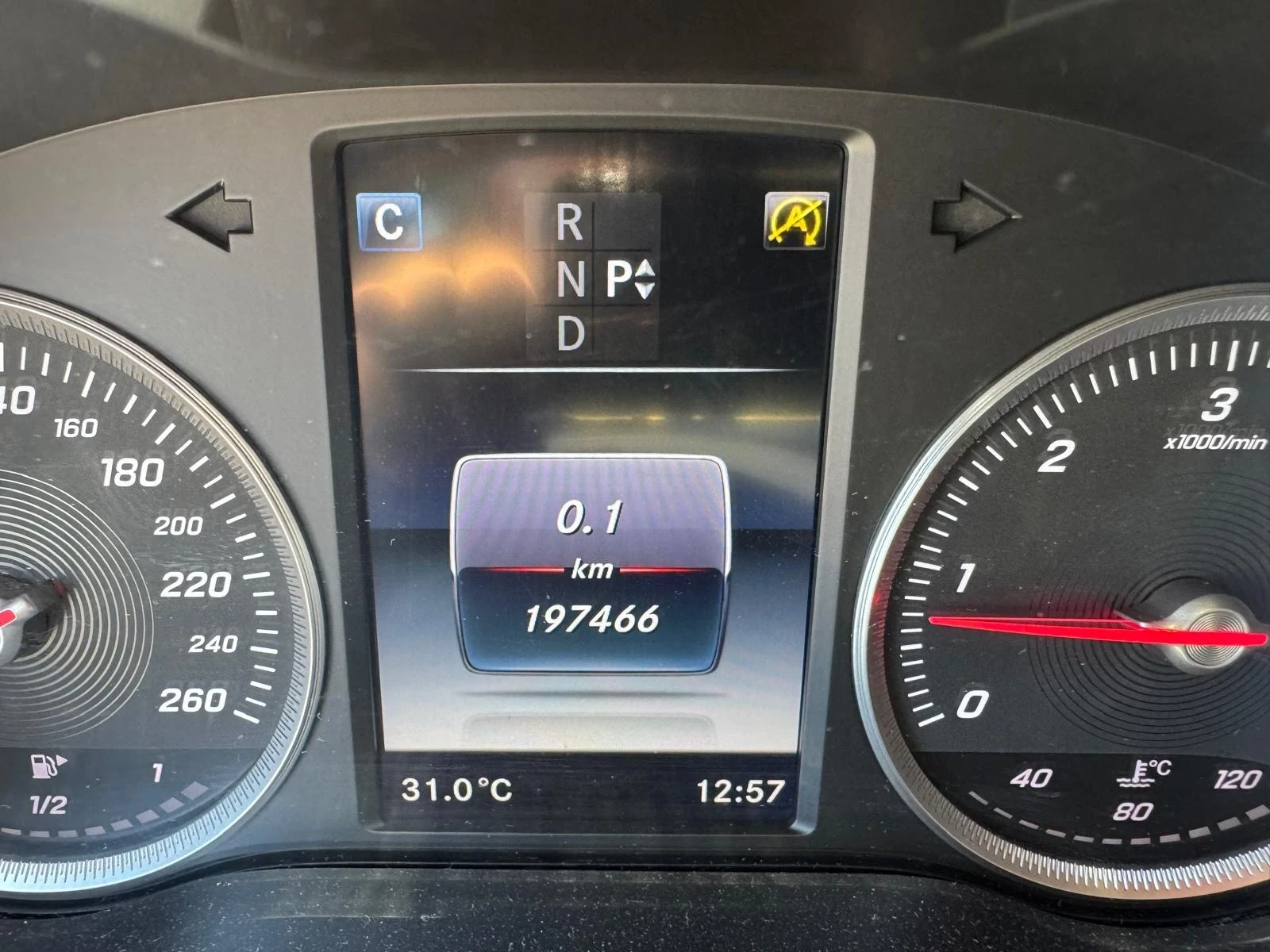 Mercedes-Benz GLC 220 d 4Matic Business, снимка 10 - Автомобили и джипове - 54669584