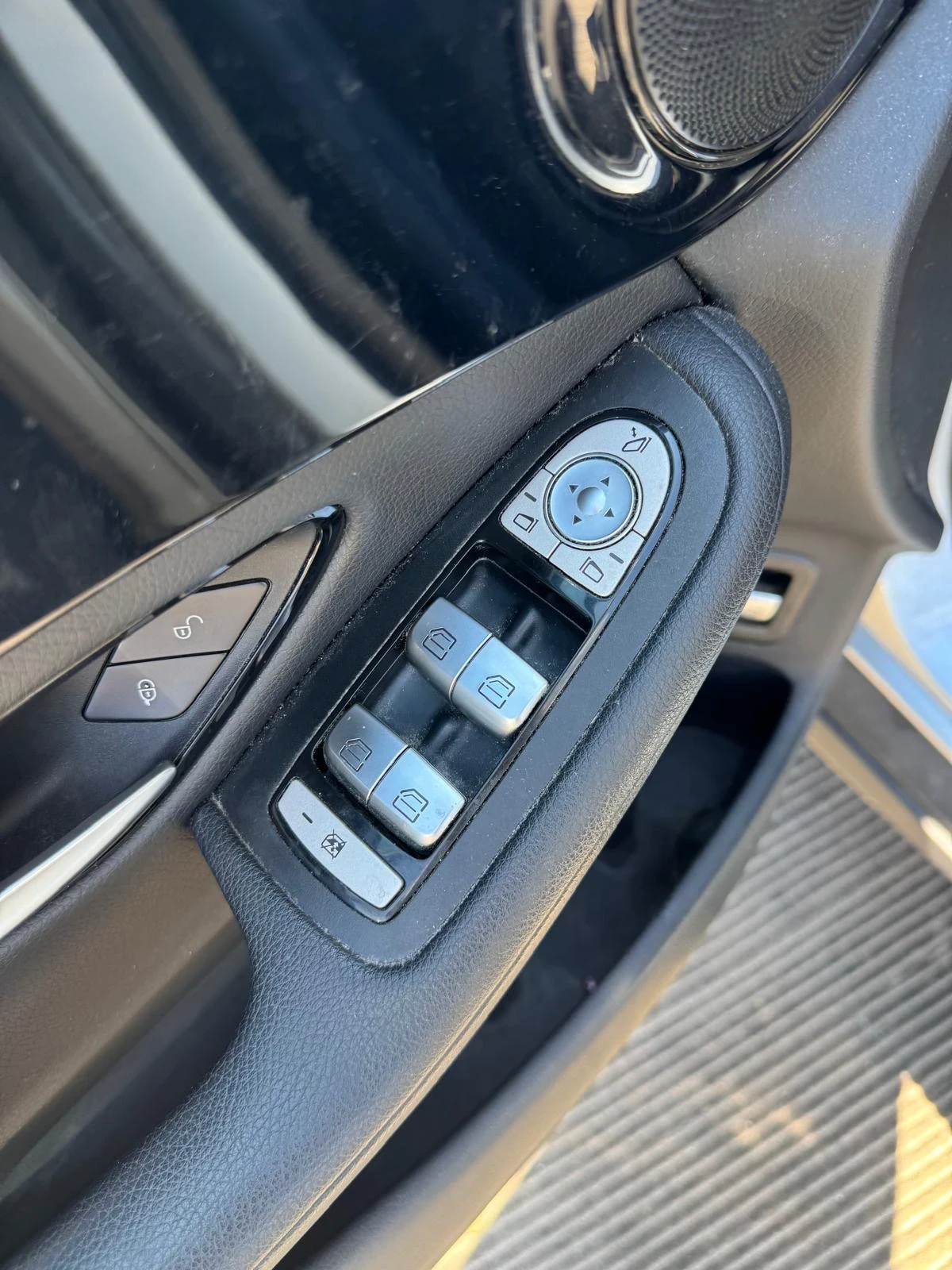 Mercedes-Benz GLC 220 d 4Matic Business, снимка 14 - Автомобили и джипове - 54669584