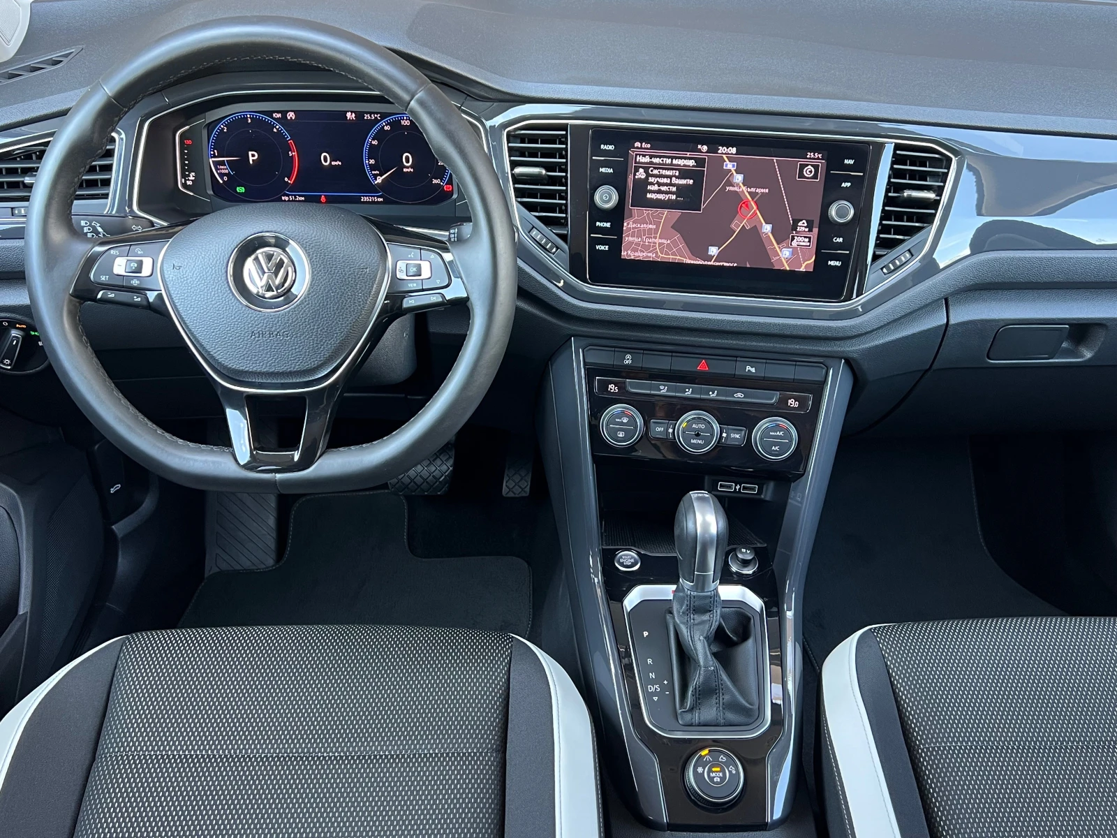 VW T-Roc 2.0TDI, 4-MOTION, LED, DISTRONIC, KEY-GO, ADVANCE!, снимка 9 - Автомобили и джипове - 54836512