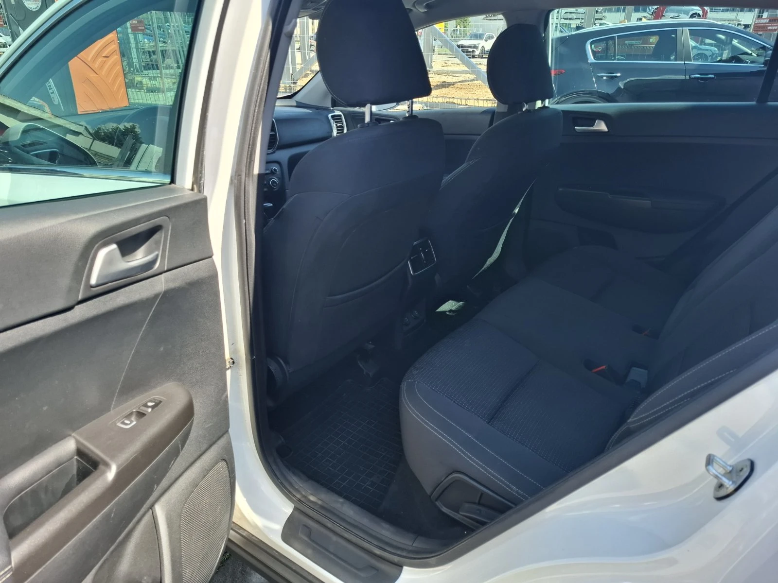 Kia Sportage 2.0 crdi EX 4x4, снимка 7 - Автомобили и джипове - 54855363