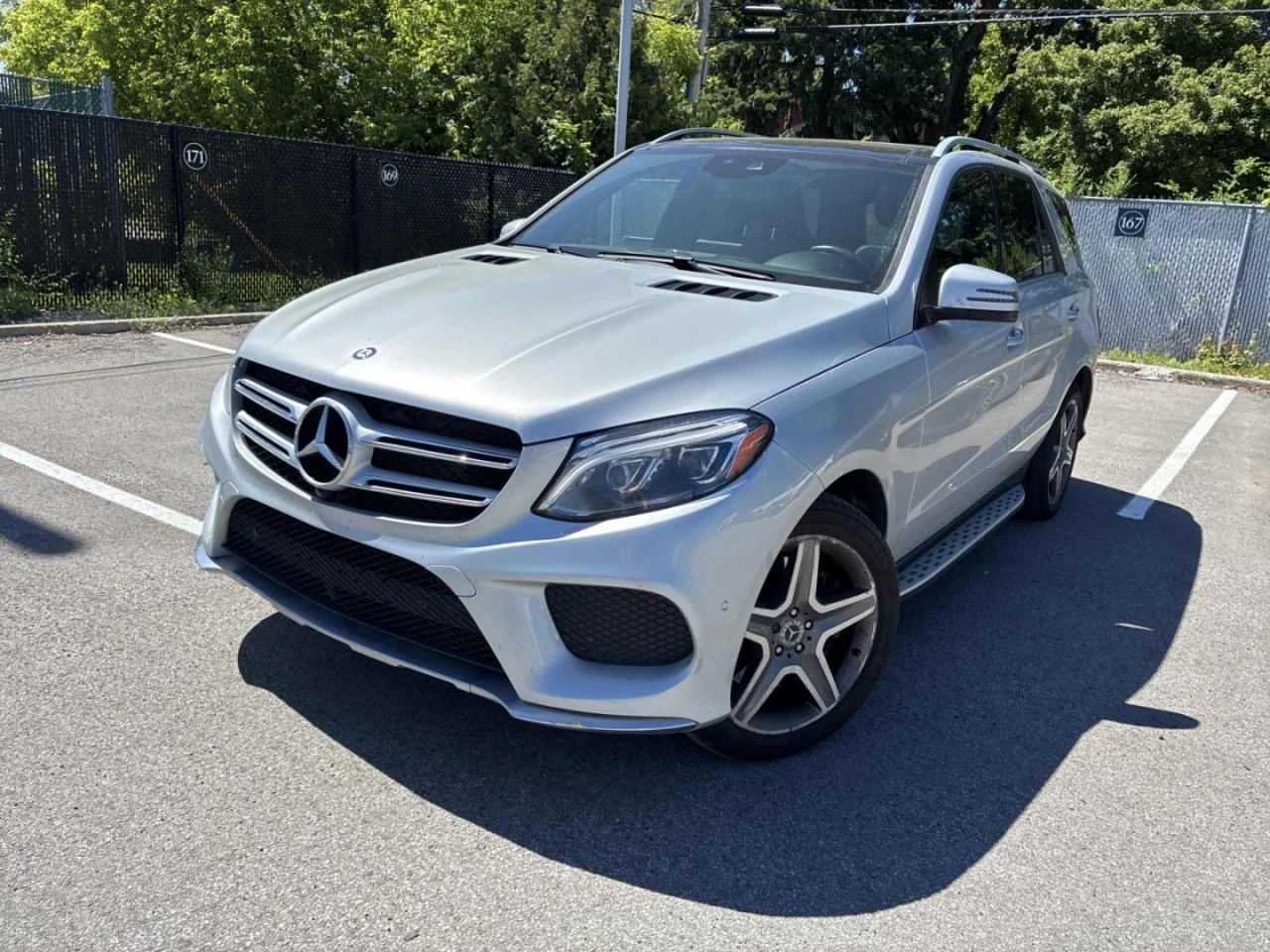 Mercedes-Benz GLE 400 AMG-pkg| 360| CarPlay| Keyless
